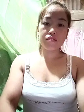 Snapshot of Vuong_x chatting on October 21, 2025, 5:51 am Vuong x online show from October 21, 2025, 5:51 am