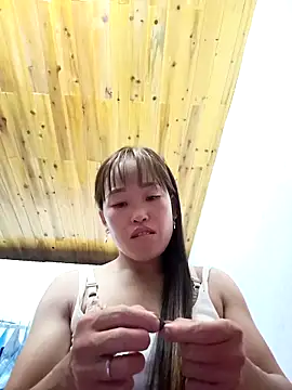 Snapshot of Vuong_x chatting on October 5, 2025, 6:59 am Vuong x online show from October 5, 2025, 6:59 am