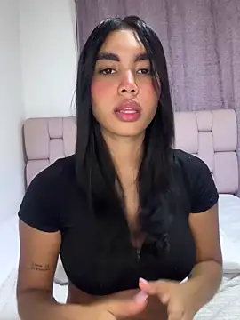 karolaalcendra online show from October 10, 2025, 2:12 am