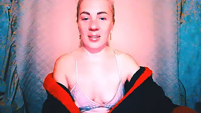 EmmaCat  online show from October 2, 2025, 5:05 pm