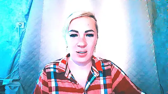 EmmaCat  online show from September 15, 2025, 5:30 am