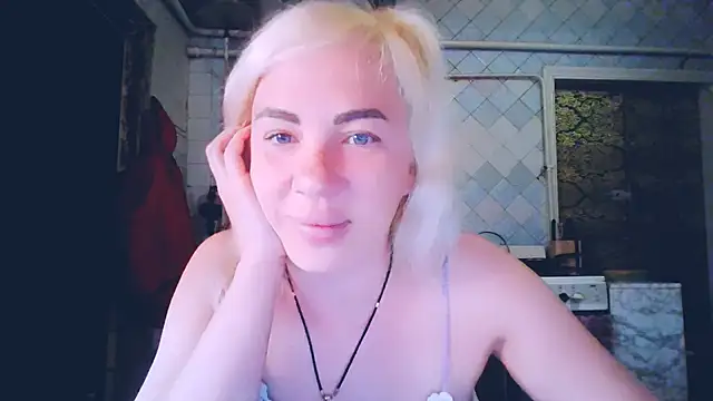 EmmaCat  online show from May 16, 2026, 3:16 am