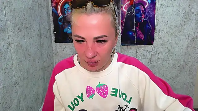 EmmaCat  online show from April 5, 2026, 5:14 am