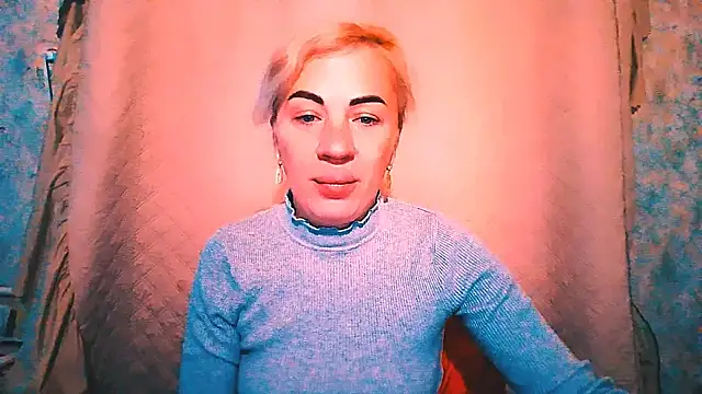 EmmaCat  online show from October 6, 2025, 4:35 am