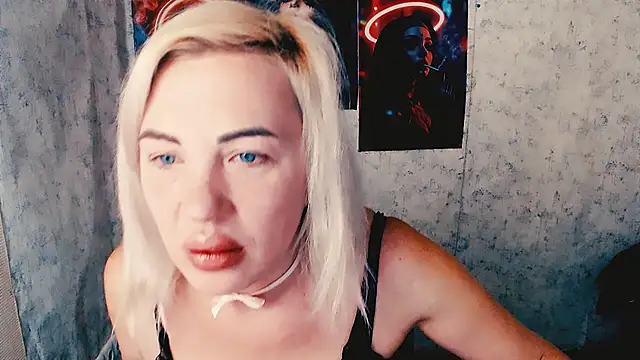 EmmaCat  online show from October 29, 2025, 5:50 am