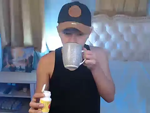 Snapshot of mr_chandy chatting on October 28, 2025, 10:25 am mr chandy online show from October 28, 2025, 10:25 am