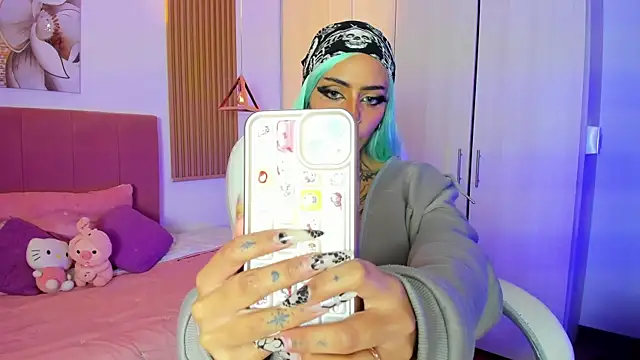 Snapshot of KoraRousee chatting on October 6, 2025, 1:34 pm KoraRousee online show from October 6, 2025, 1:34 pm