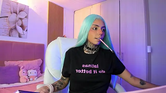 Snapshot of KoraRousee chatting on October 24, 2025, 1:32 pm KoraRousee online show from October 24, 2025, 1:32 pm