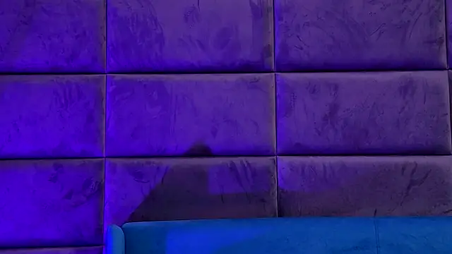 YssabelFox online show from December 15, 2025, 2:56 pm