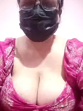 thehotlady online show from January 7, 2026, 12:54 pm