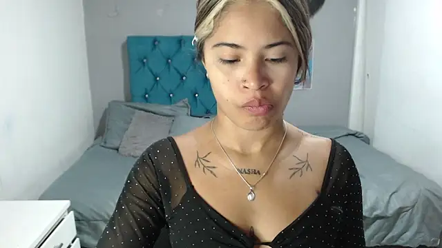 mia sexgirl online show from March 18, 2026, 12:19 pm