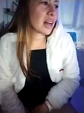 LaraCaliente online show from November 16, 2025, 10:09 am