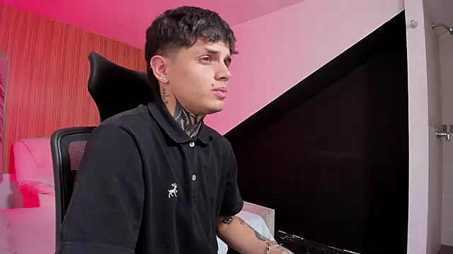 Declan-Fox online show from September 16, 2025, 3:40 am