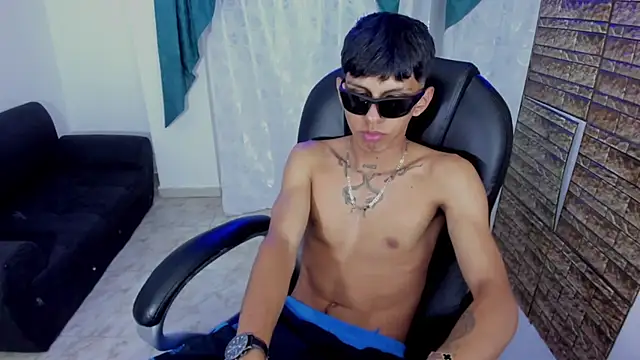 Snapshot of Axeel_Boy chatting on September 17, 2025, 4:25 am Axeel Boy online show from September 17, 2025, 4:25 am
