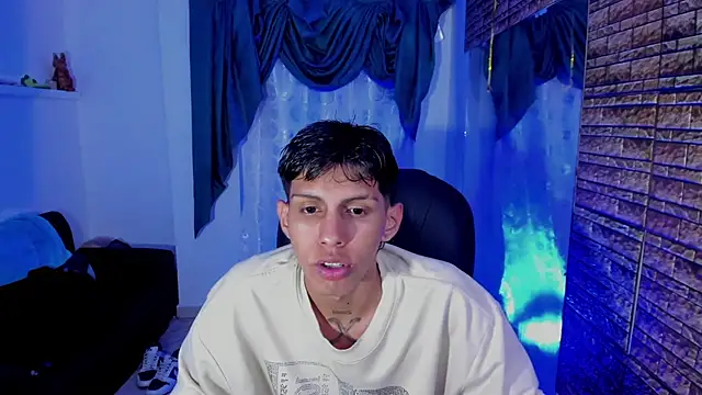 Snapshot of Axeel_Boy chatting on October 2, 2025, 5:44 am Axeel Boy online show from October 2, 2025, 5:44 am