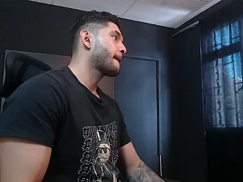 Snapshot of RichardMilleer chatting on November 8, 2025, 3:26 pm RichardMilleer online show from November 8, 2025, 3:26 pm