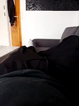 fullystroked online show from November 13, 2025, 7:56 am