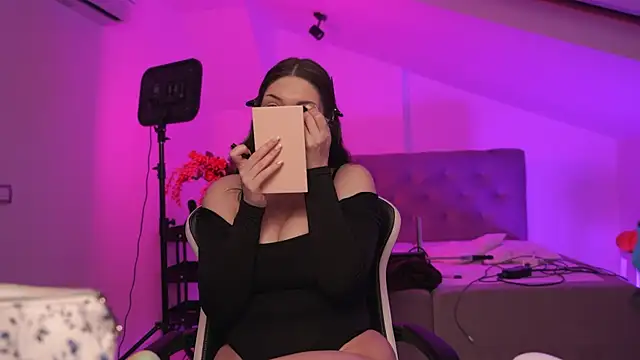 Jessasmith online show from November 26, 2025, 8:03 am