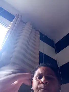 Rosabela04 online show from November 24, 2025, 5:24 pm