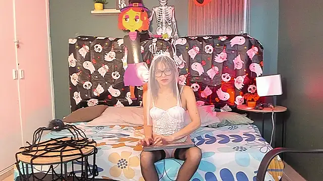 Snapshot of Lilithmuller_ chatting on October 2, 2025, 12:08 pm Lilithmuller online show from October 2, 2025, 12:08 pm