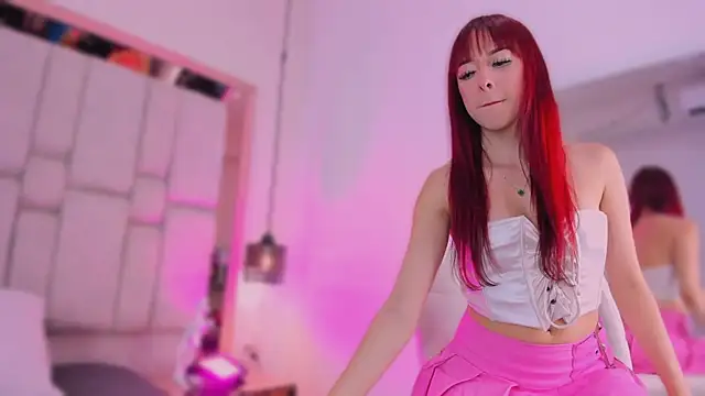 Snapshot of _GigiDoll_ chatting on September 27, 2025, 12:00 pm GigiDoll online show from September 27, 2025, 12:00 pm