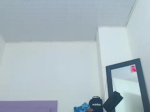 whitneytt online show from November 22, 2025, 8:57 am