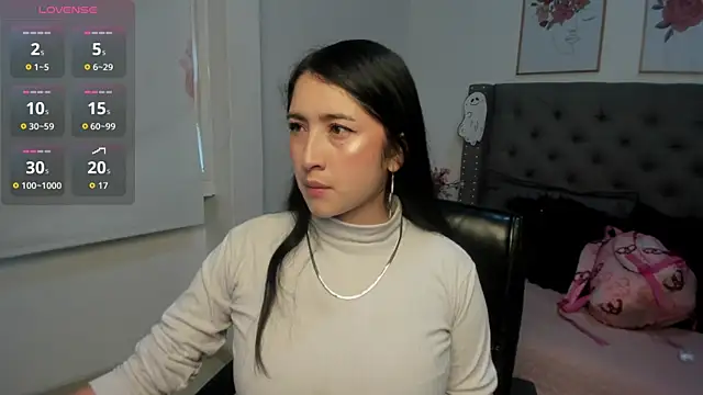 Snapshot of CeletheJones chatting on December 18, 2025, 9:29 pm CeletheJones online show from December 18, 2025, 9:29 pm