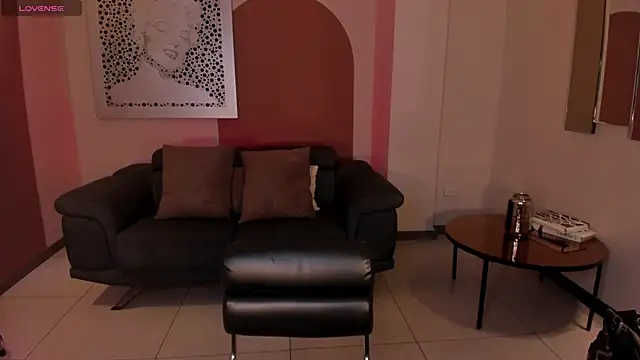 Snapshot of KatieAngelX chatting on October 24, 2025, 11:31 am KatieAngelX online show from October 24, 2025, 11:31 am