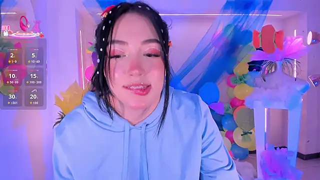 Snapshot of KatieAngelX chatting on October 31, 2025, 1:41 pm KatieAngelX online show from October 31, 2025, 1:41 pm