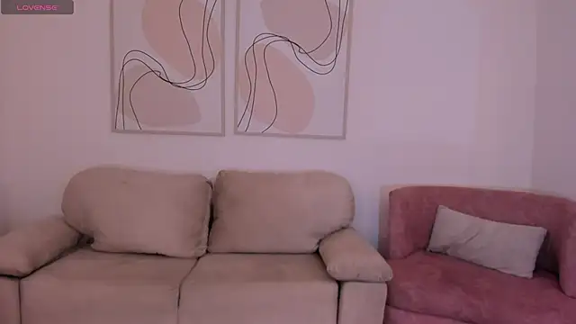 Snapshot of KatieAngelX chatting on November 2, 2025, 11:04 am KatieAngelX online show from November 2, 2025, 11:04 am