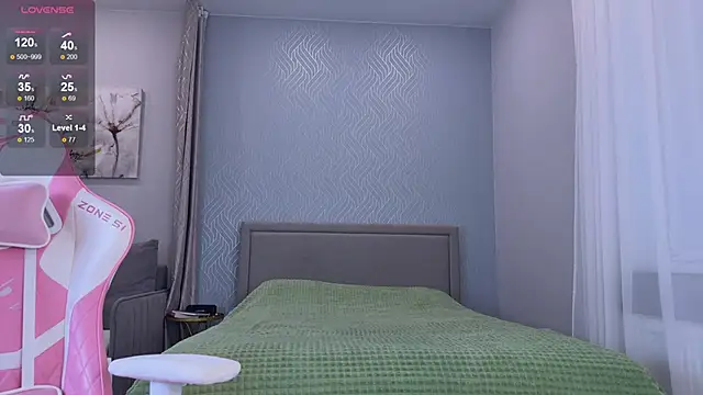 Snapshot of Madison_Davies_ chatting on October 1, 2025, 4:28 am Madison Davies online show from October 1, 2025, 4:28 am