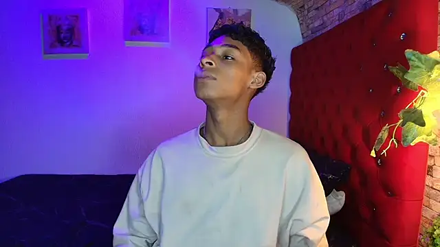 Snapshot of CoffeNaughty_nom chatting on November 18, 2025, 3:10 am CoffeNaughty nom online show from November 18, 2025, 3:10 am