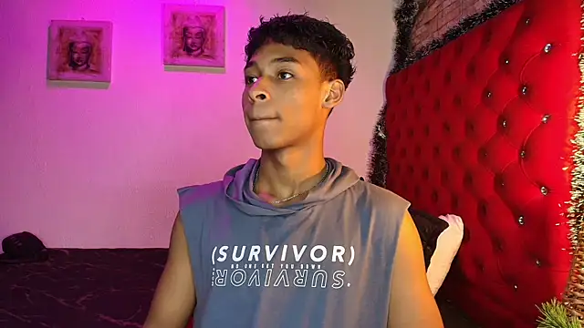 Snapshot of CoffeNaughty_nom chatting on November 25, 2025, 4:02 am CoffeNaughty nom online show from November 25, 2025, 4:02 am