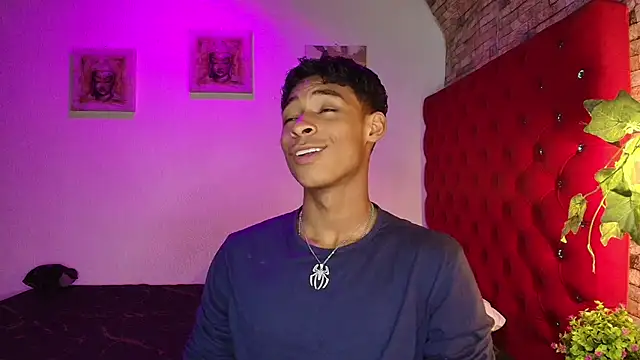 Snapshot of CoffeNaughty_nom chatting on November 21, 2025, 3:38 am CoffeNaughty nom online show from November 21, 2025, 3:38 am