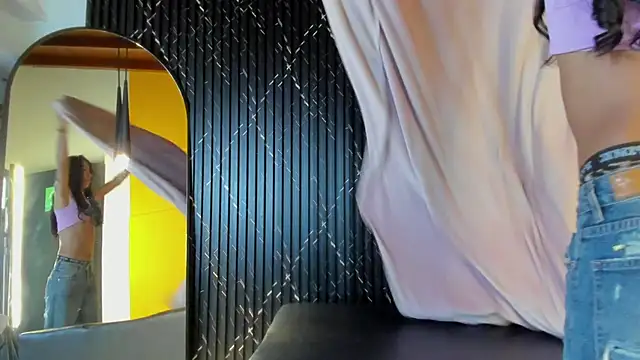 Miss Ariaa online show from October 30, 2025, 10:46 am