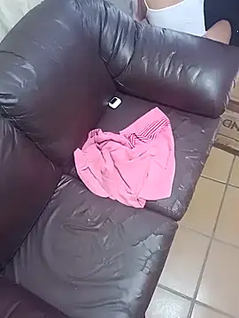 Snapshot of Cachorrinha2025 chatting on November 28, 2025, 4:07 pm Cachorrinha2025 online show from November 28, 2025, 4:07 pm