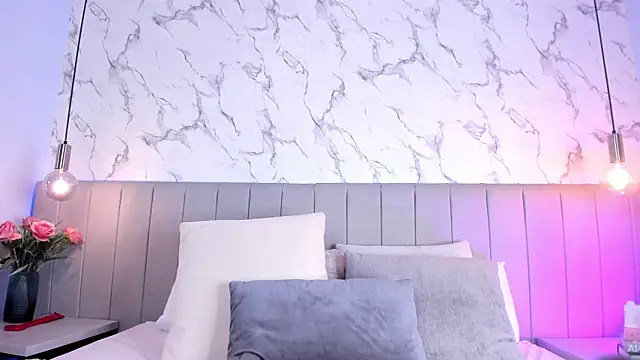 Amber Santana online show from November 14, 2025, 10:13 pm