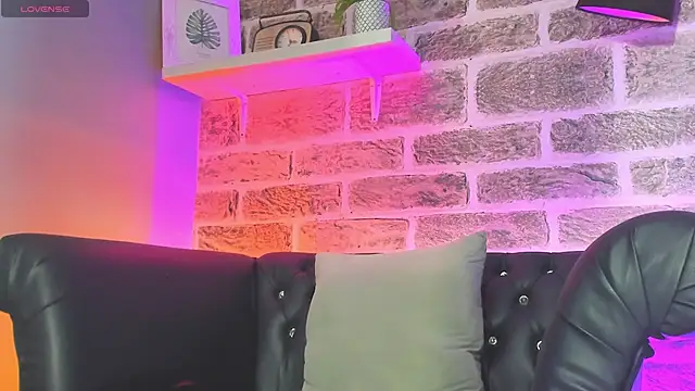 kevinn blue1 online show from November 4, 2025, 9:07 pm