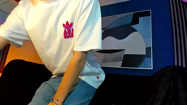 kevinn blue1 online show from October 31, 2025, 1:19 pm