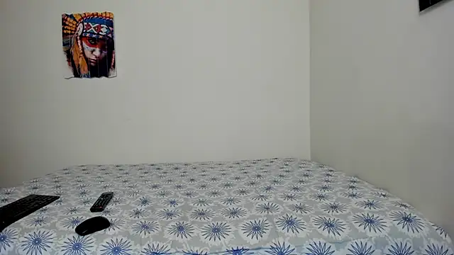 mariajose222 online show from November 19, 2025, 2:11 am