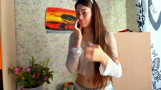 Cuteviola online show from April 6, 2026, 12:39 am