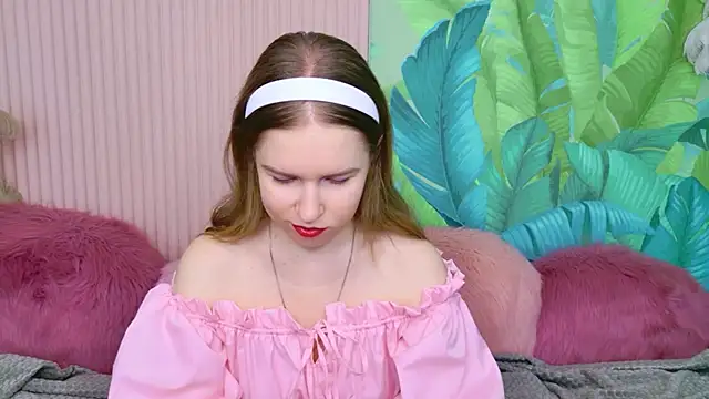 Snapshot of Alida_Brice chatting on February 14, 2026, 5:51 am Alida Brice online show from February 14, 2026, 5:51 am