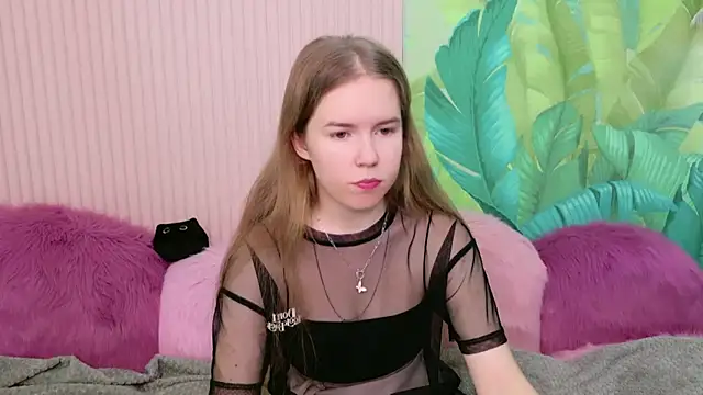 Snapshot of Alida_Brice chatting on November 10, 2025, 6:18 am Alida Brice online show from November 10, 2025, 6:18 am