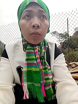 Snapshot of -Miu-98 chatting on December 17, 2025, 2:38 am -Miu-98 online show from December 17, 2025, 2:38 am