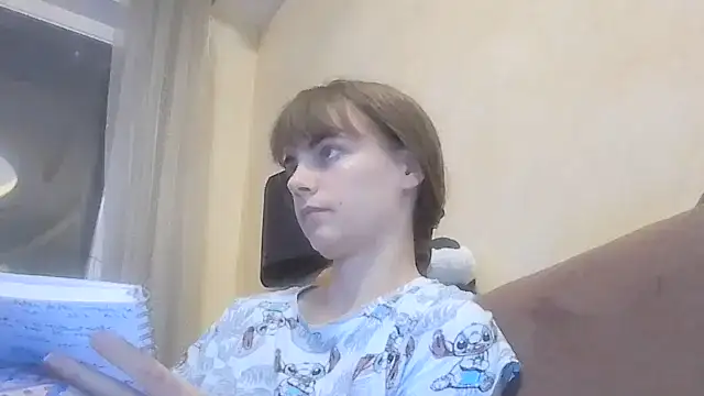 Snapshot of Loriven chatting on October 13, 2025, 6:42 pm Loriven online show from October 13, 2025, 6:42 pm