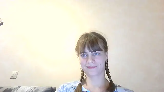 Snapshot of Loriven chatting on September 24, 2025, 7:42 pm Loriven online show from September 24, 2025, 7:42 pm