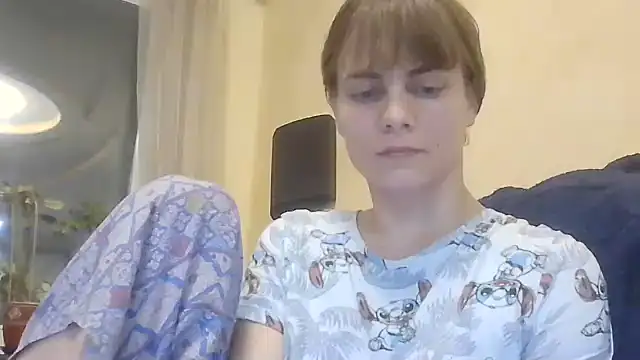 Snapshot of Loriven chatting on October 15, 2025, 6:38 pm Loriven online show from October 15, 2025, 6:38 pm