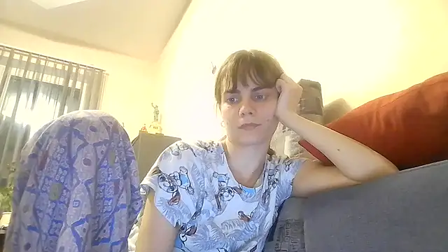 Snapshot of Loriven chatting on October 12, 2025, 6:42 pm Loriven online show from October 12, 2025, 6:42 pm