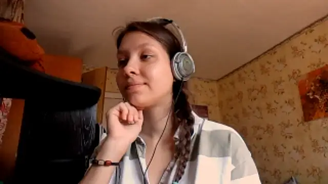 QutieDaSweet online show from September 18, 2025, 7:22 am