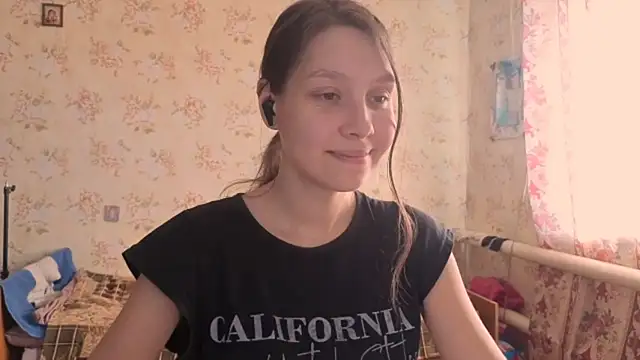 QutieDaSweet online show from October 17, 2025, 7:22 am